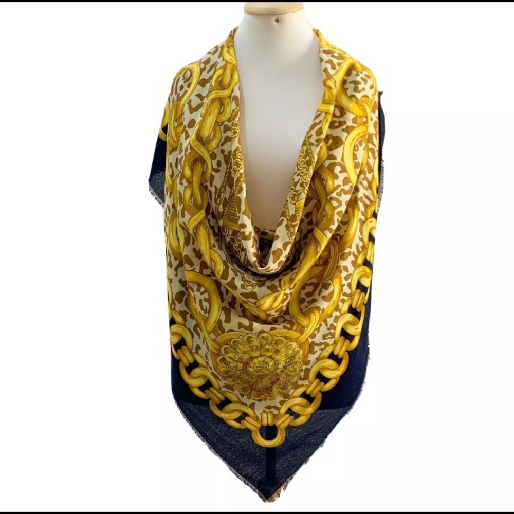 Wool scarf